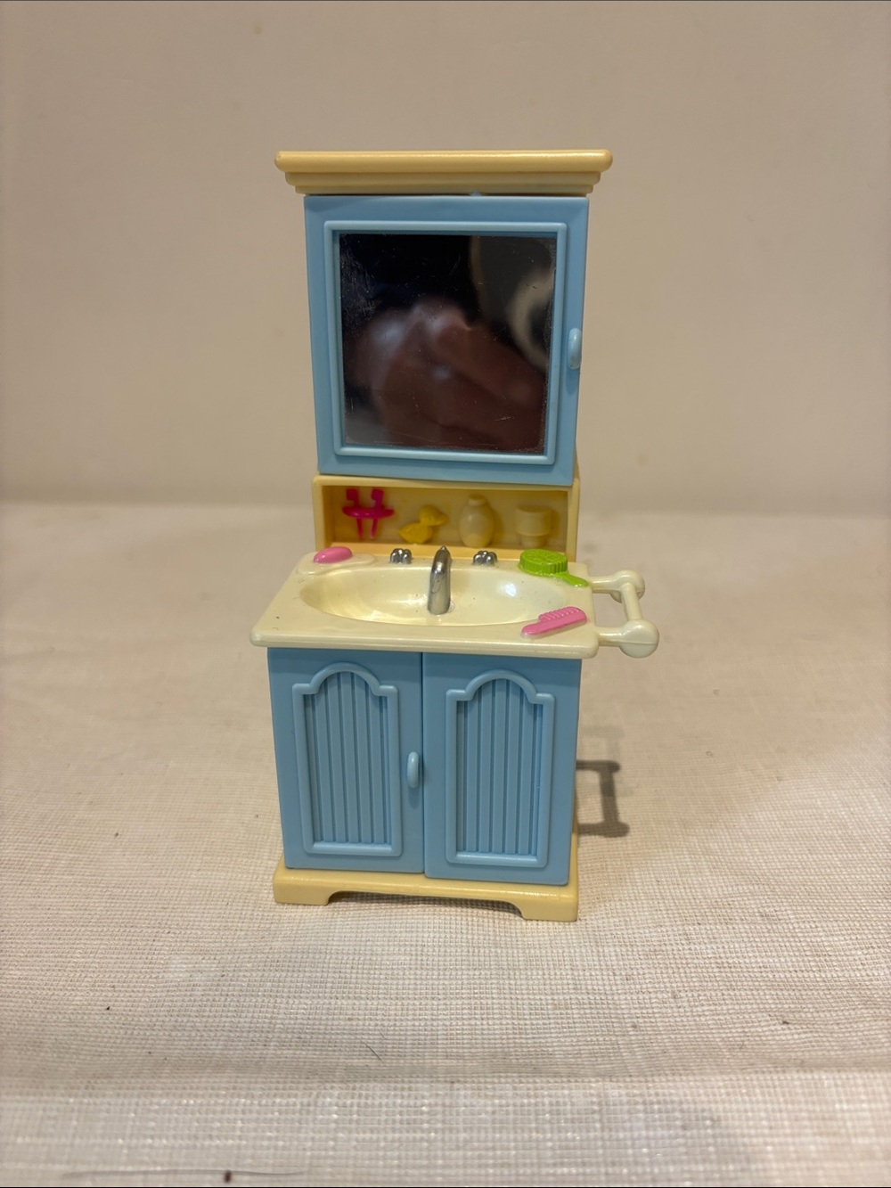 Fisher Price Loving Family 2002 Bathroom Vanity Sink with Medicine Cabinet